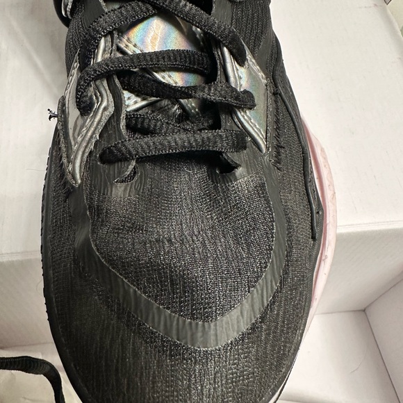 Kyrie Infinity Mens Size 6 with box main image 8